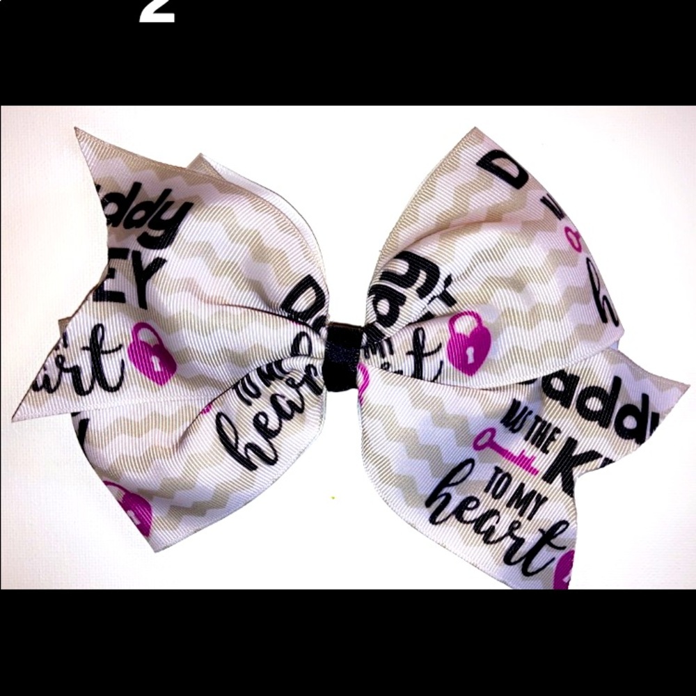 Large “Daddy has the key to my Heart” Bow ✨FREE SHIPPING ON 5+ BOW✨